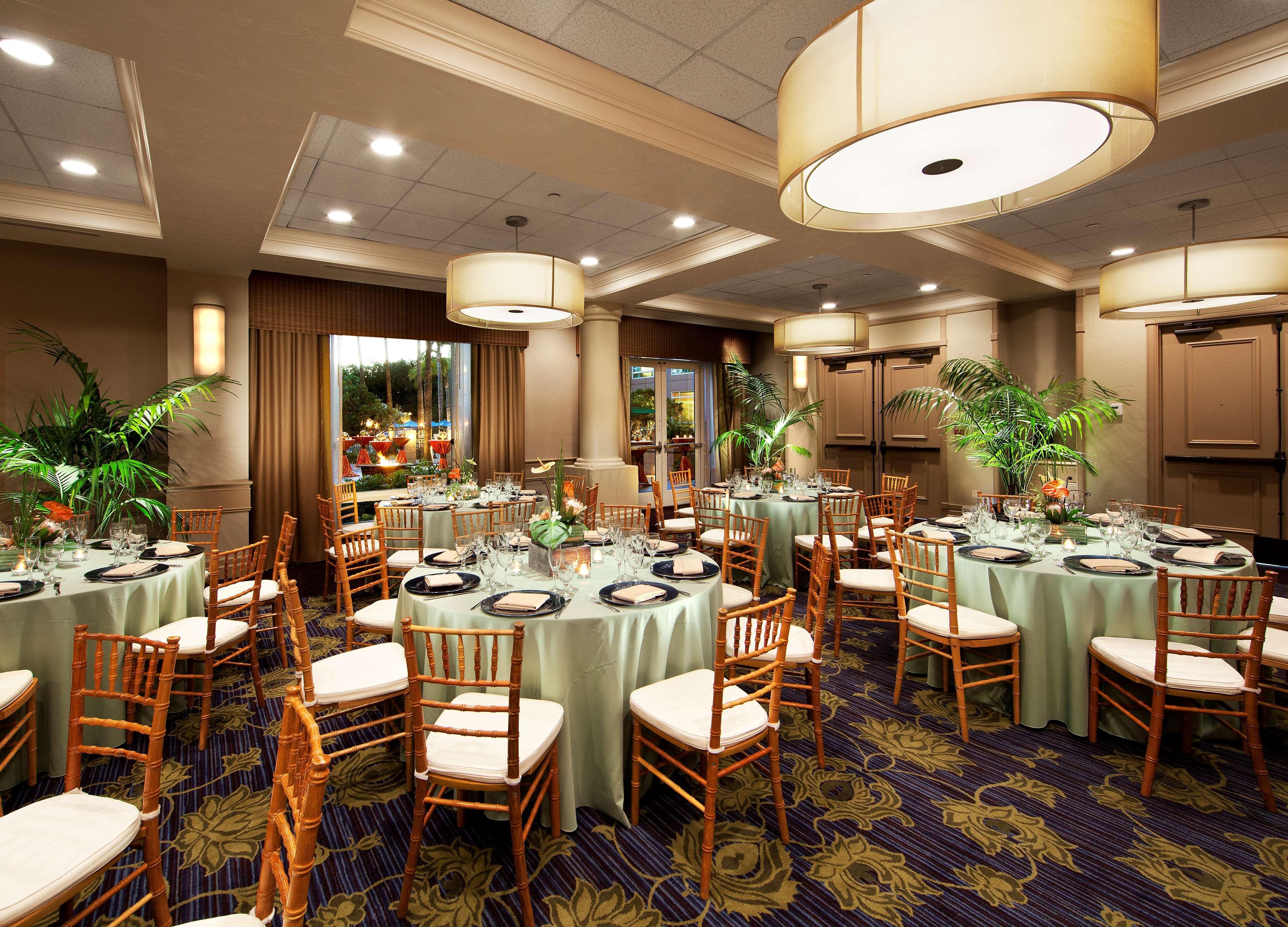 Doubletree By Hilton San Diego Del Mar Bagian luar foto
