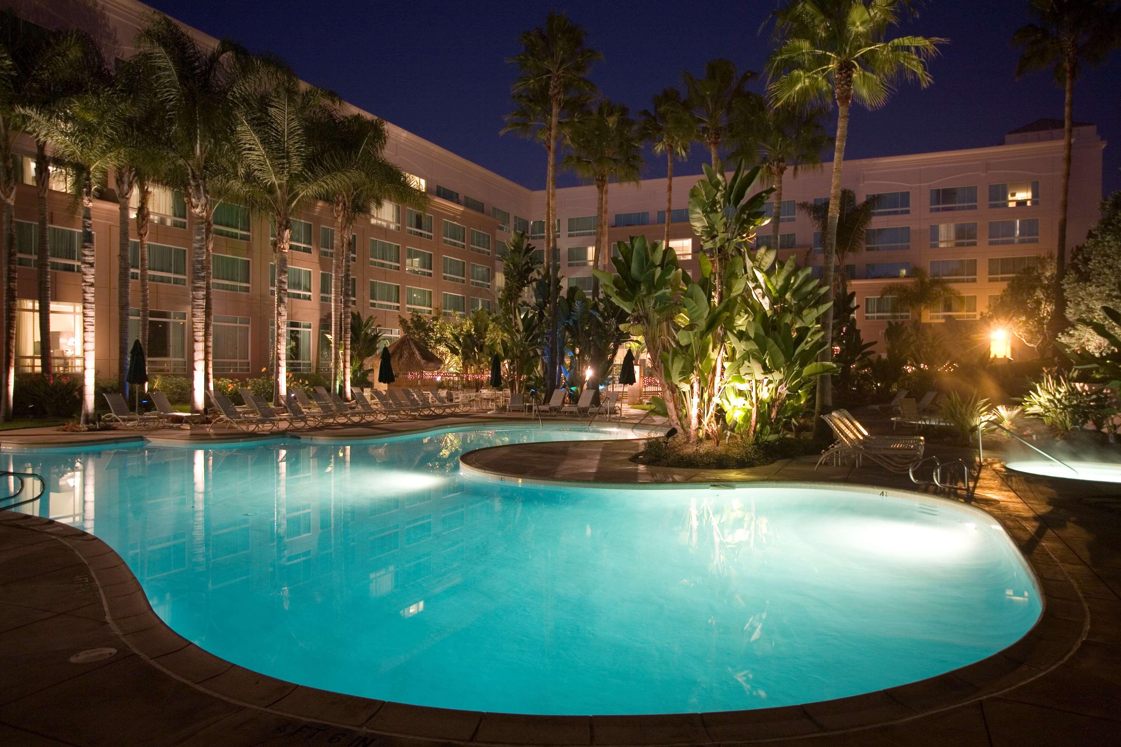 Doubletree By Hilton San Diego Del Mar Bagian luar foto