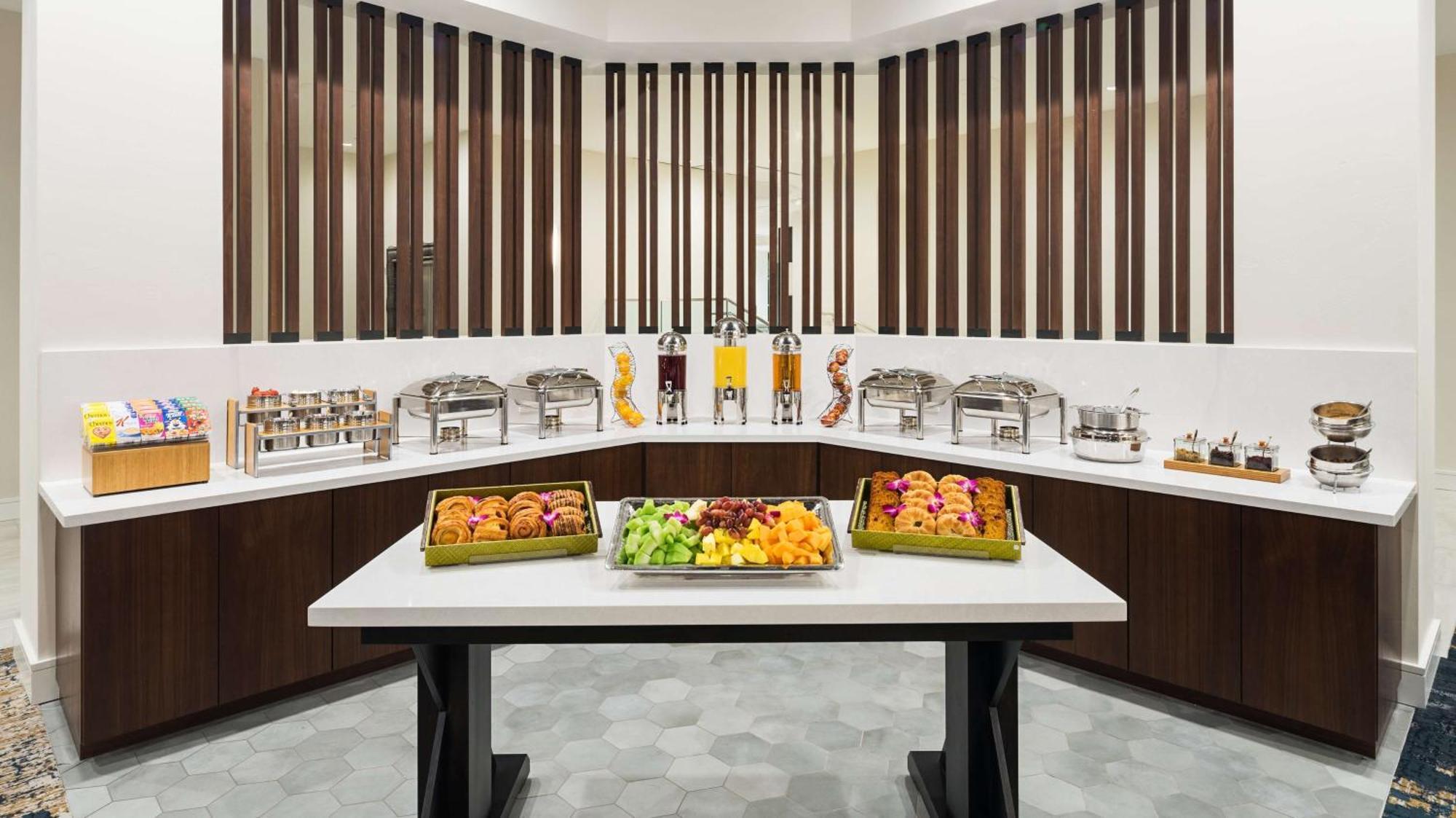 Doubletree By Hilton San Diego Del Mar Bagian luar foto