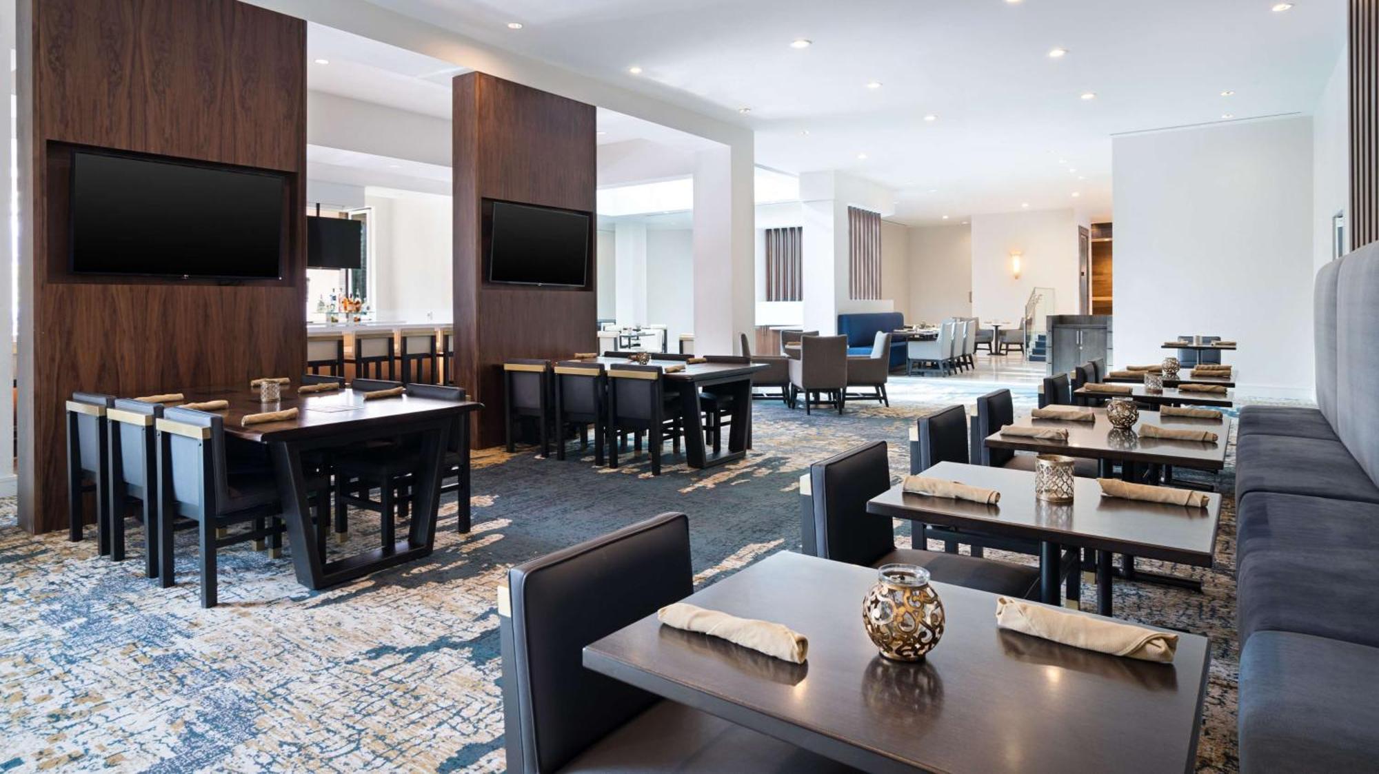 Doubletree By Hilton San Diego Del Mar Bagian luar foto