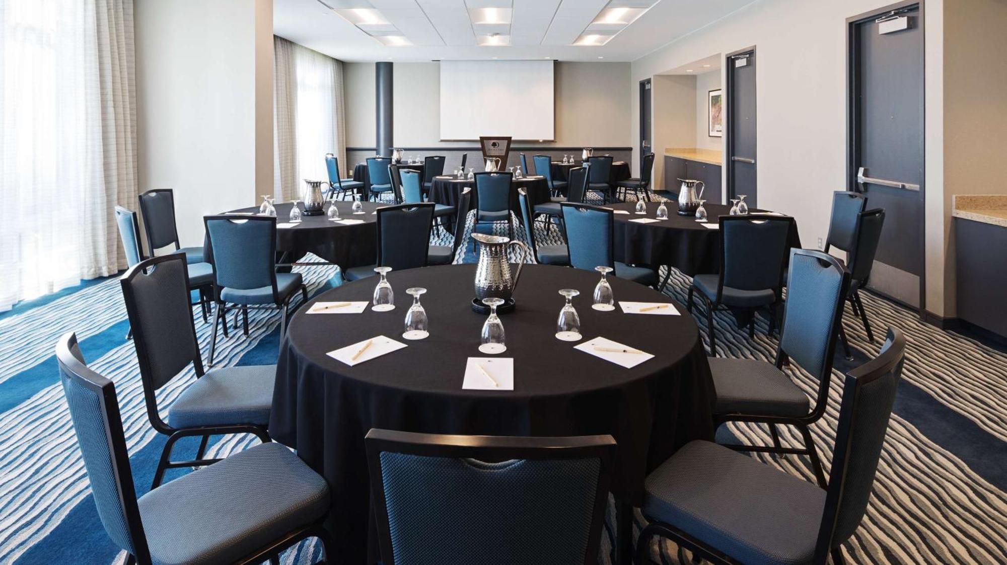 Doubletree By Hilton San Diego Del Mar Bagian luar foto