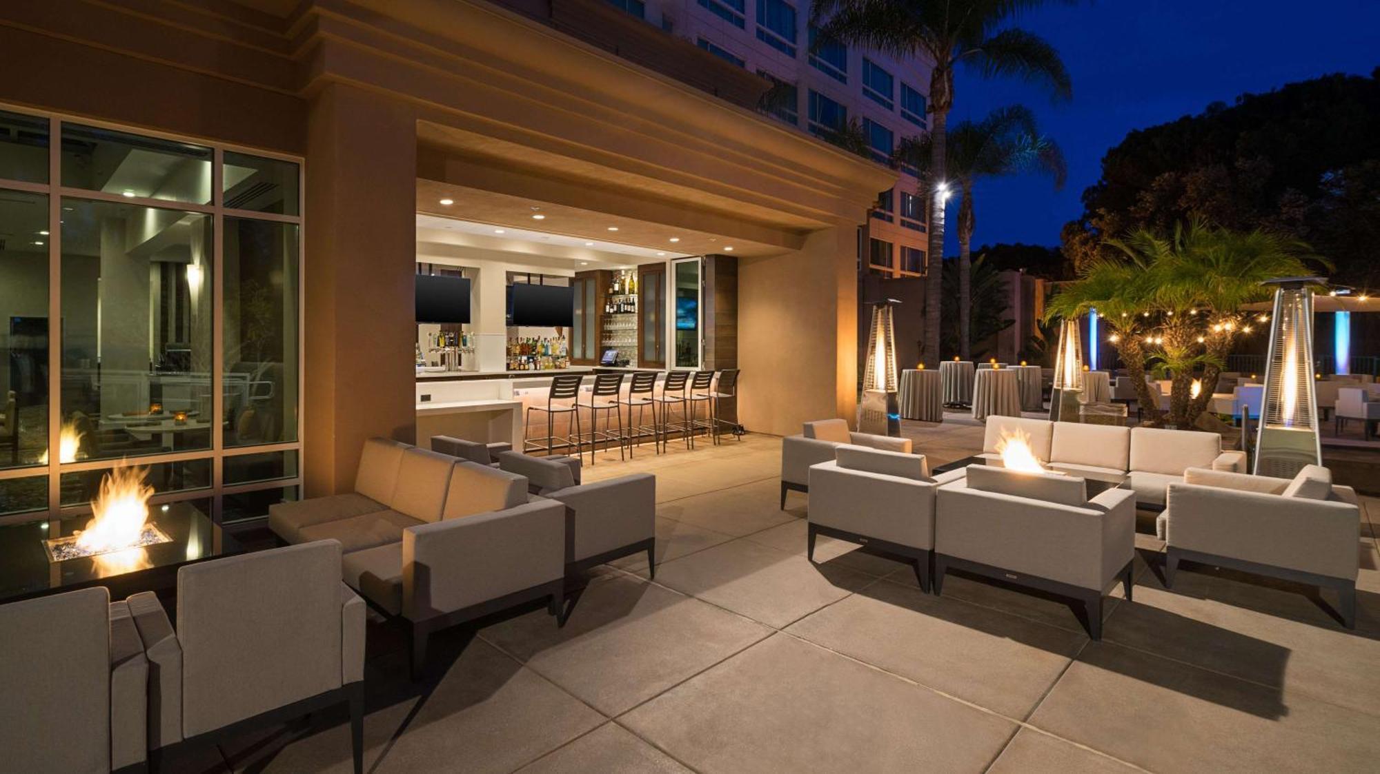 Doubletree By Hilton San Diego Del Mar Bagian luar foto