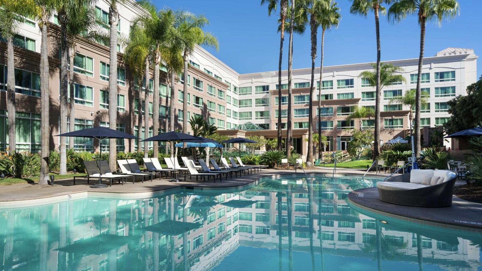 Doubletree By Hilton San Diego Del Mar Bagian luar foto