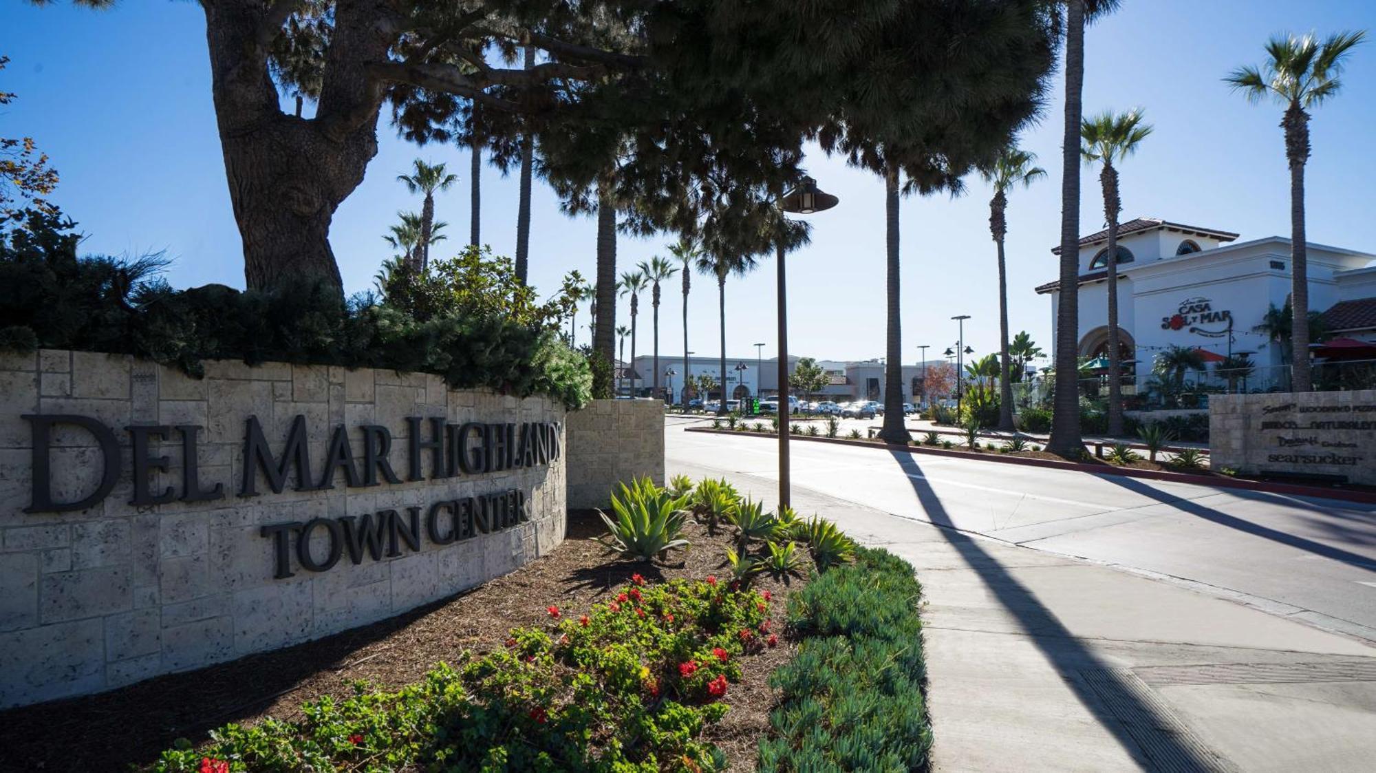 Doubletree By Hilton San Diego Del Mar Bagian luar foto